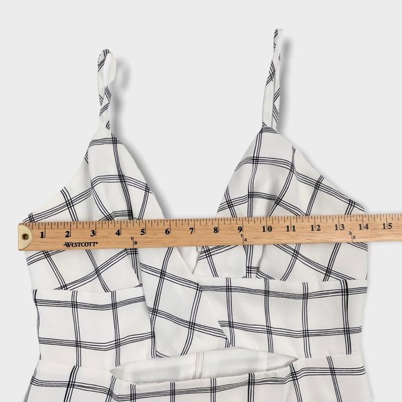 NBD Revolve White Windowpane Grid Keyhole‎ Midi Dress - Picture 4 of 9